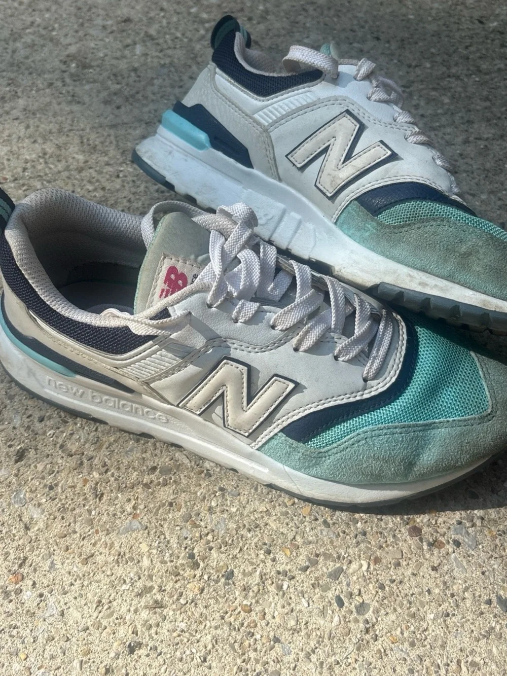 New Balance Women’s 997H Sneakers Size 7
